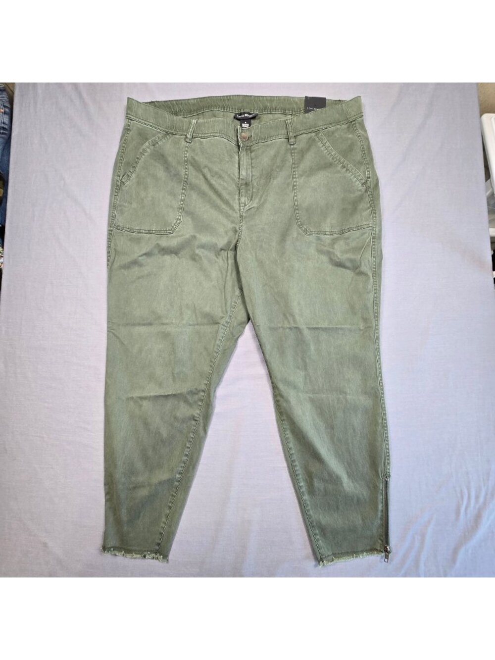 NEW Lane Bryant Size 28 Skinny Crop Pants Olive Green Stretch Zipper Ankle